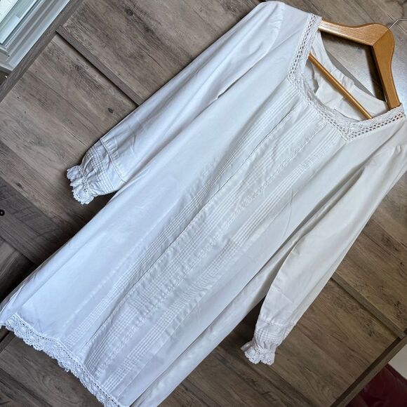 Vintage or Antique Style White Long Sleeve Pajama PJ Dress Nightgown Eyelet Lace - Picture 7 of 15